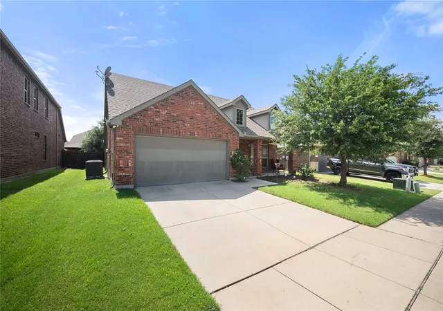 Photo 1 of Single family home for sale at 520 Rustic Oak Ln, Mc Kinney, TX 75072 | MLS# 21305225 | Listing updated on 2026-09-12