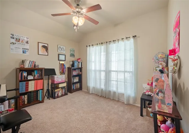 Photo 4 of Single family home for sale at 520 Rustic Oak Ln, Mc Kinney, TX 75072 | MLS# 21305225 | Listing updated on 2026-09-12