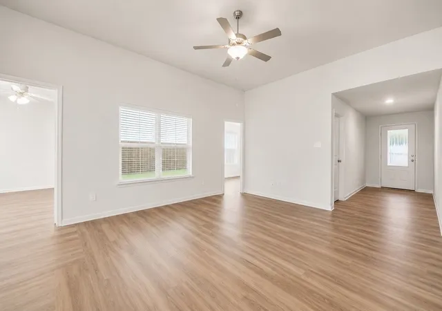 Photo 3 of Single family home for sale at 309 Donna Dr, Ferris, TX 75125 | MLS# 21308320 | Listing updated on 2026-09-25