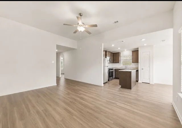 Photo 4 of Single family home for sale at 309 Donna Dr, Ferris, TX 75125 | MLS# 21308320 | Listing updated on 2026-09-25