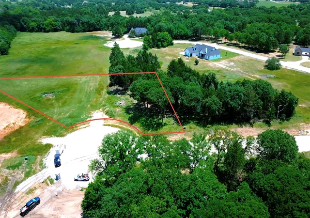 Photo 3 of Sale Pending at 110 Big Cedar Ct, Decatur, TX 76234 | MLS# 21258814 | Listing updated on 2026-09-10