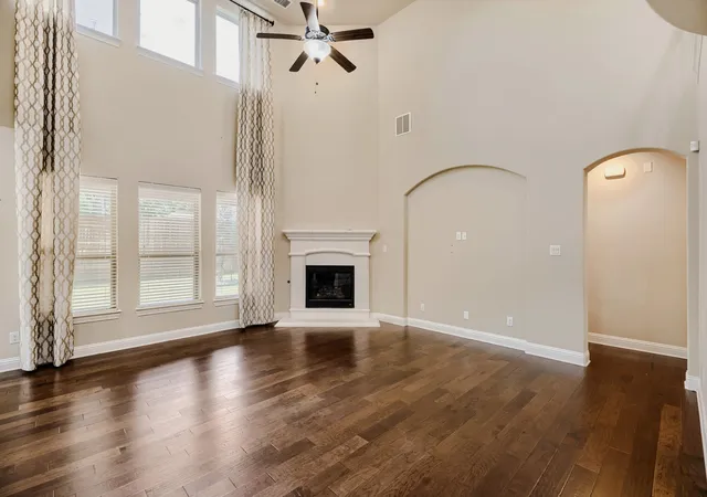 Photo 3 of Single family home for sale at 6912 Barolo Dr, Rowlett, TX 75088 | MLS# 21284156 | Listing updated on 2026-10-07