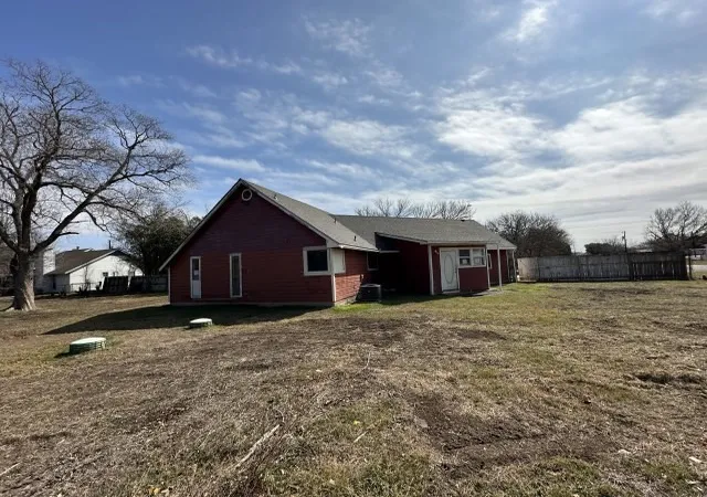Photo 2 of Single family home for sale at 548 Spring River Dr, Martindale, TX 78655 | MLS# 21309265 | Listing updated on 2026-09-08