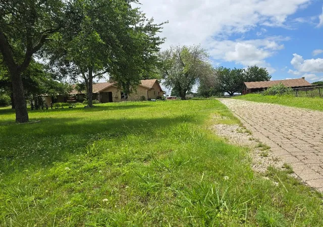 Photo 4 of Single family home for sale at 1100 Creek Bend Ln, Allen, TX 75002 | MLS# 21291418 | Listing updated on 2026-09-09