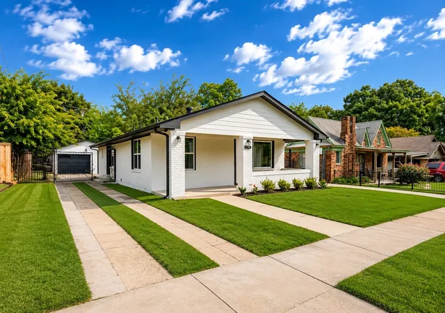 Photo 1 of Single family home for sale at 2742 Burlington Blvd, Dallas, TX 75211 | MLS# 21309439 | Listing updated on 2026-10-03