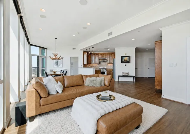 Photo 2 of Sale Pending at 500 Throckmorton St #3010, Fort Worth, TX 76102 | MLS# 21309382 | Listing updated on 2026-09-12