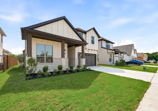 Photo 2 of Single family home for sale at 910 Sandpiper Dr, Aledo, TX 76008 | MLS# 21309628 | Listing updated on 2026-09-16