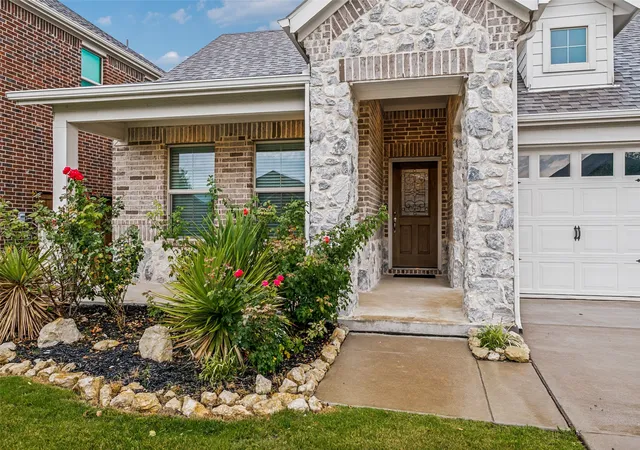 Photo 3 of Single family home for sale at 5508 Baker Creek Rd, Fort Worth, TX 76126 | MLS# 21309507 | Listing updated on 2026-09-14