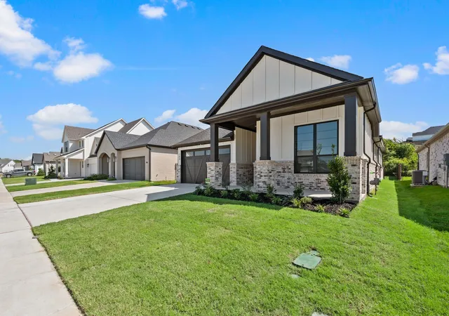 Photo 2 of Single family home for sale at 704 Blackbird Dr, Aledo, TX 76008 | MLS# 21309690 | Listing updated on 2026-09-15