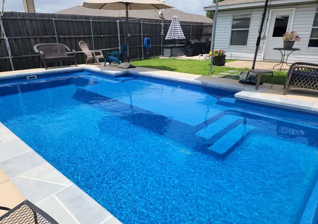 Photo 2 of Single family home for sale at 1403 Glenwick Dr, Rockwall, TX 75032 | MLS# 21309756 | Listing updated on 2026-08-02