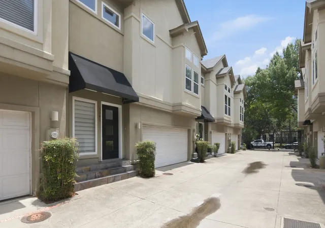 Photo 4 of Single family home for sale at 3549 Wheeler St, Dallas, TX 75209 | MLS# 21291650 | Listing updated on 2026-09-11