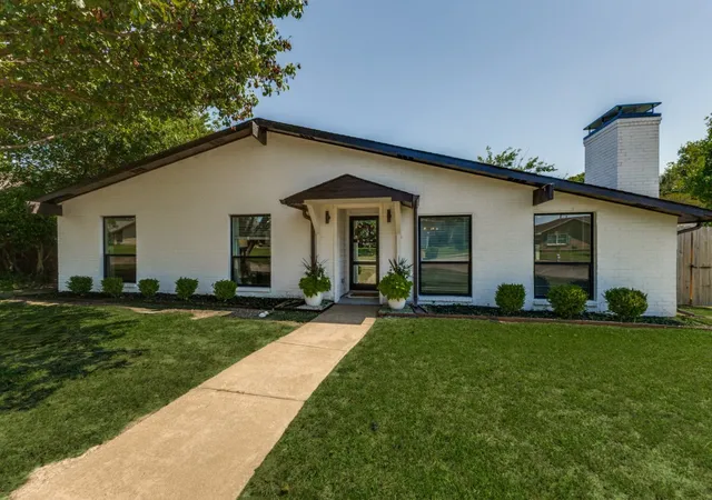 Photo 1 of Single family home for sale at 6716 Roundrock Rd, Dallas, TX 75248 | MLS# 21297010 | Listing updated on 2026-09-12