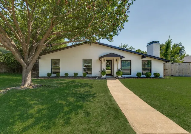 Photo 2 of Single family home for sale at 6716 Roundrock Rd, Dallas, TX 75248 | MLS# 21297010 | Listing updated on 2026-09-12