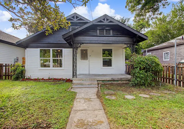 Single family home for sale at 2643 Marburg St, Dallas, TX 75215 | MLS# 21309180