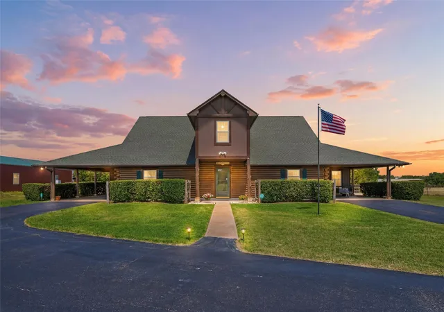 Photo 1 of Single family home for sale at 7301 Comer Ln, Weatherford, TX 76085 | MLS# 21308083 | Listing updated on 2026-09-08