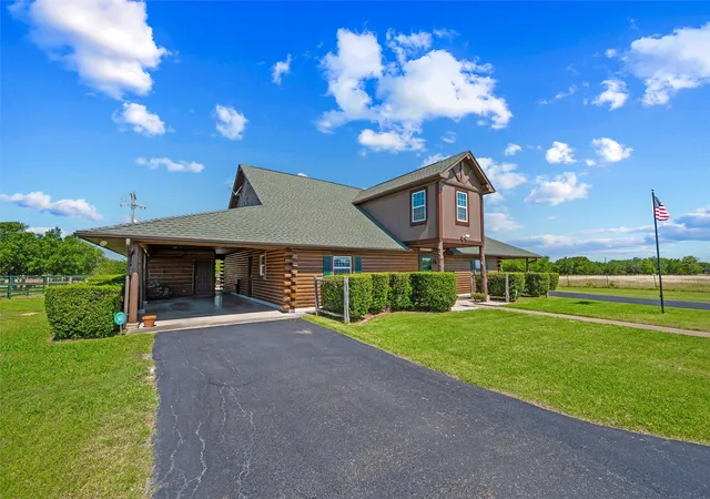 Photo 3 of Single family home for sale at 7301 Comer Ln, Weatherford, TX 76085 | MLS# 21308083 | Listing updated on 2026-09-08