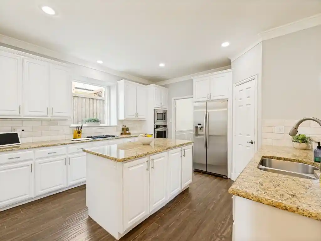 Photo 4 of Single family home for sale at 2005 Saint Pierre Dr, Carrollton, TX 75006 | MLS# 21309181 | Listing updated on 2026-10-29