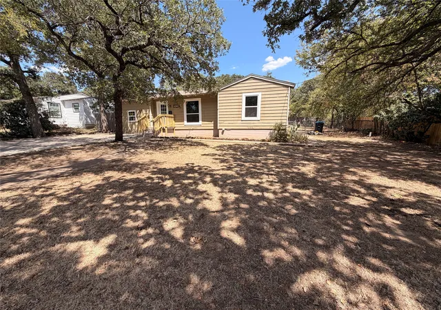 Photo 2 of Sale Pending at 2613 Stark St, Fort Worth, TX 76112 | MLS# 21310596 | Listing updated on 2026-09-11