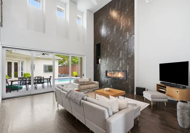 Photo 1 of Sale Pending at 6010 Belmont Ave, Dallas, TX 75206 | MLS# 21291447 | Listing updated on 2026-09-07