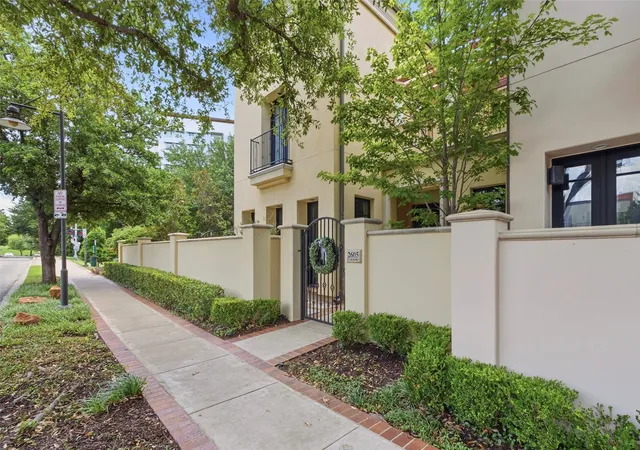 Photo 3 of Single family home for sale at 2605 Museum Wy, Fort Worth, TX 76107 | MLS# 21310275 | Listing updated on 2026-09-13