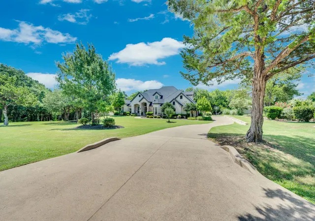 Photo 3 of Mansion for sale at 3840 Angela Ct, Midlothian, TX 76065 | MLS# 21310471 | Listing updated on 2026-09-16