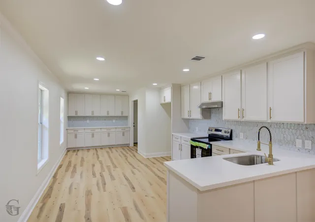 Photo 1 of Single family home for sale at 4693 Larry Ln, Shreveport, LA 71107 | MLS# 21310629 | Listing updated on 2026-09-10