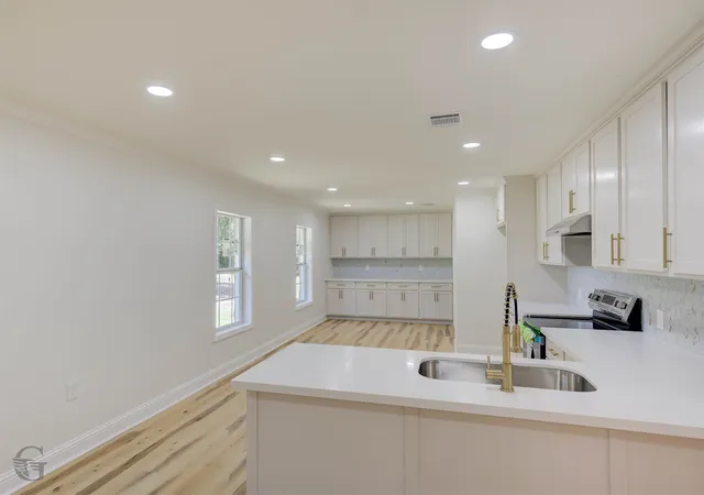 Photo 2 of Single family home for sale at 4693 Larry Ln, Shreveport, LA 71107 | MLS# 21310629 | Listing updated on 2026-09-10