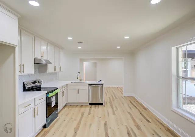 Photo 3 of Single family home for sale at 4693 Larry Ln, Shreveport, LA 71107 | MLS# 21310629 | Listing updated on 2026-09-10