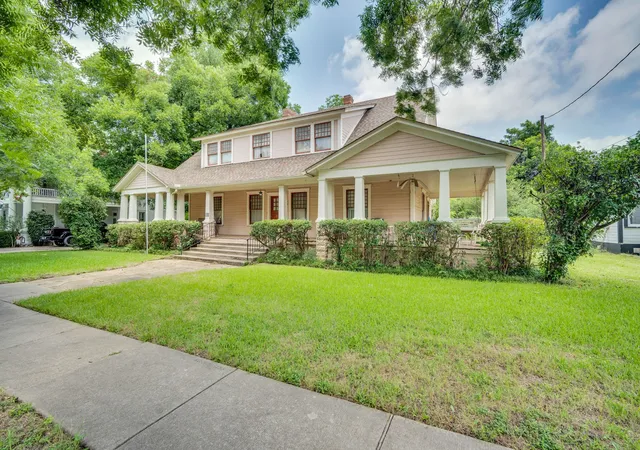 Photo 3 of Single family home for sale at 615 E Franklin St, Hillsboro, TX 76645 | MLS# 21307578 | Listing updated on 2026-07-30