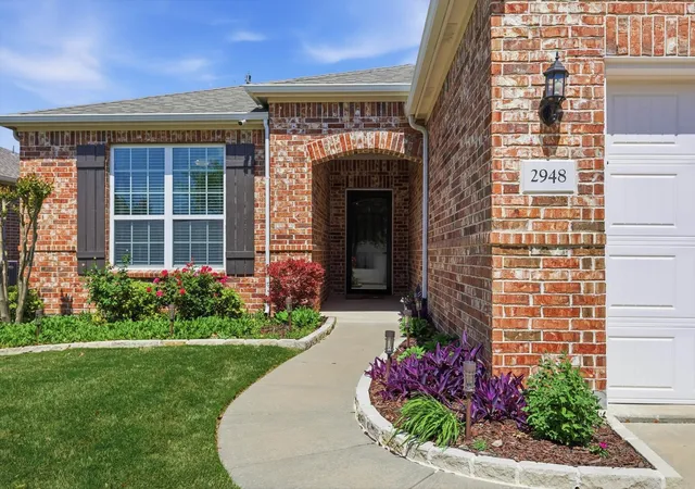 Photo 1 of Single family home for sale at 2948 Oyster Bay Dr, Frisco, TX 75036 | MLS# 21309873 | Listing updated on 2026-09-12