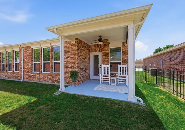 Photo 3 of Single family home for sale at 2948 Oyster Bay Dr, Frisco, TX 75036 | MLS# 21309873 | Listing updated on 2026-10-06