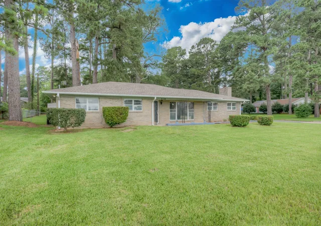 Photo 1 of Single family home for sale at 4128 Pines Rd, Shreveport, LA 71119 | MLS# 21310725 | Listing updated on 2026-09-14
