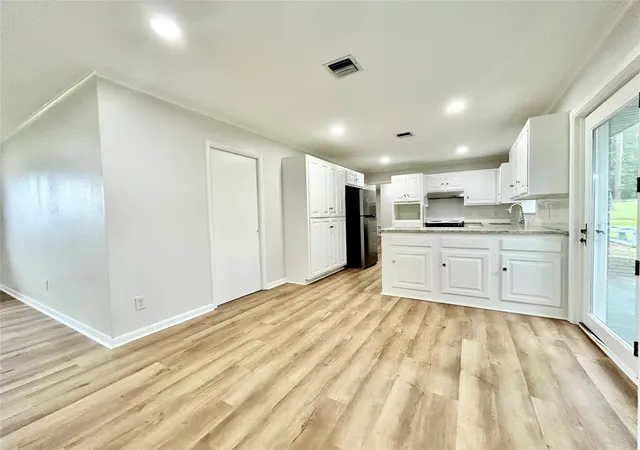 Photo 3 of Single family home for sale at 4128 Pines Rd, Shreveport, LA 71119 | MLS# 21310725 | Listing updated on 2026-09-14