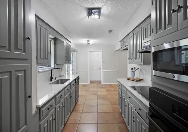 Photo 2 of Single family home for sale at 631 E Cherry St, Duncanville, TX 75116 | MLS# 21309795 | Listing updated on 2026-09-11