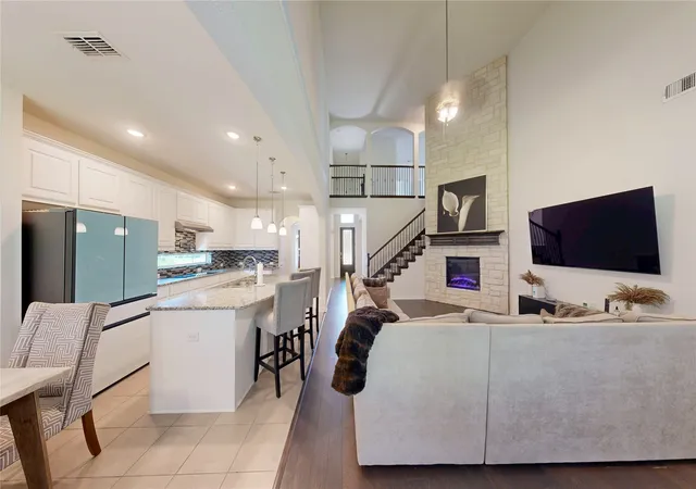 Photo 3 of Single family home for sale at 104 Balsam Dr, Red Oak, TX 75154 | MLS# 21293098 | Listing updated on 2026-09-21