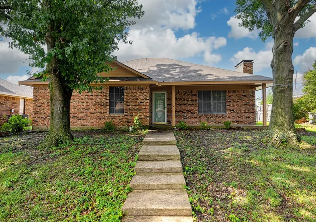 Photo 1 of Single family home for sale at 118 Windsor Dr, Wylie, TX 75098 | MLS# 21309514 | Listing updated on 2026-09-15