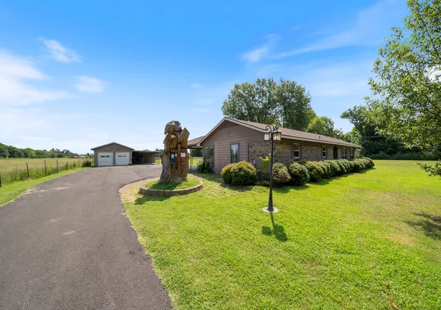 Photo 1 of Single family home for sale at 20530 State Hwy 64, Canton, TX 75103 | MLS# 21309282 | Listing updated on 2026-09-14