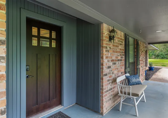 Photo 3 of Sale Pending at 7433 Whispering Pines Dr, Shreveport, LA 71129 | MLS# 21311602 | Listing updated on 2026-09-10