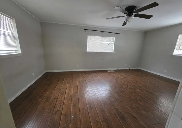 Photo 3 of Single family home for sale at 4530 White Oak Ln, Fort Worth, TX 76114 | MLS# 21307034 | Listing updated on 2026-10-28