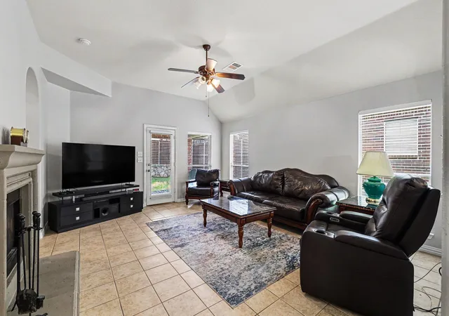 Photo 2 of Single family home for sale at 8586 Robertson Dr, Frisco, TX 75036 | MLS# 21310103 | Listing updated on 2026-07-31