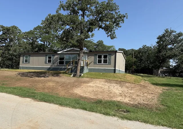 Photo 2 of Manufactured home for sale at 1324 Pelican Cir, Azle, TX 76020 | MLS# 21311817 | Listing updated on 2026-09-15