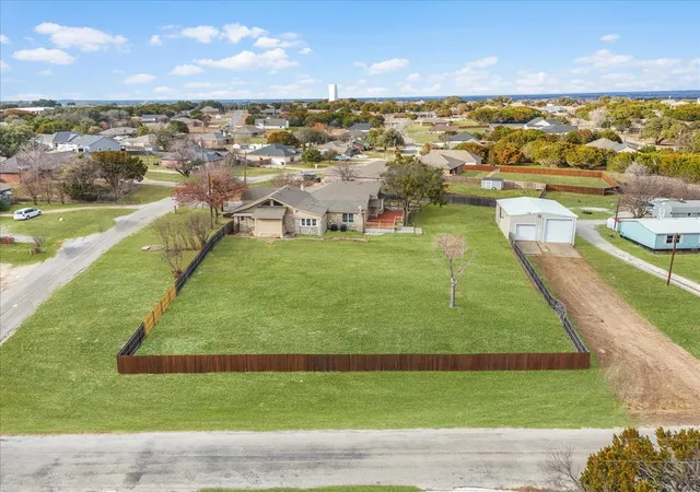 Photo 2 of Single family home for sale at 4017 Marana Dr, Granbury, TX 76048 | MLS# 21311881 | Listing updated on 2026-08-31