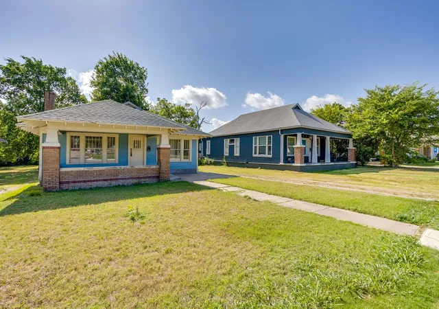 Photo 4 of Single family home for sale at 2505 Lipscomb St, Fort Worth, TX 76110 | MLS# 21309652 | Listing updated on 2026-09-09