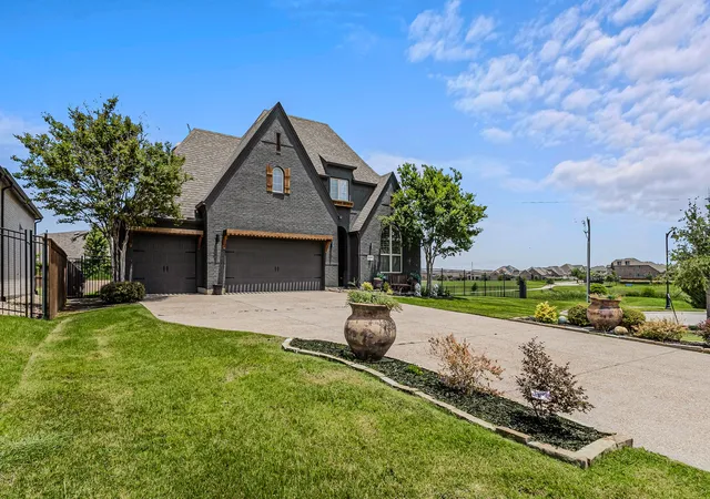 Photo 2 of Sale Pending at 1831 Morning Mist Wy, Wylie, TX 75098 | MLS# 21308219 | Listing updated on 2026-09-25