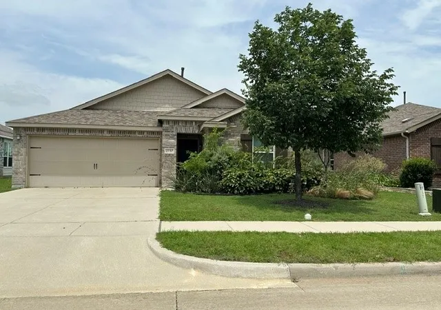 Photo 1 of Single family home for sale at 2757 Tobias Ln, Aubrey, TX 76227 | MLS# 21310694 | Listing updated on 2026-10-06