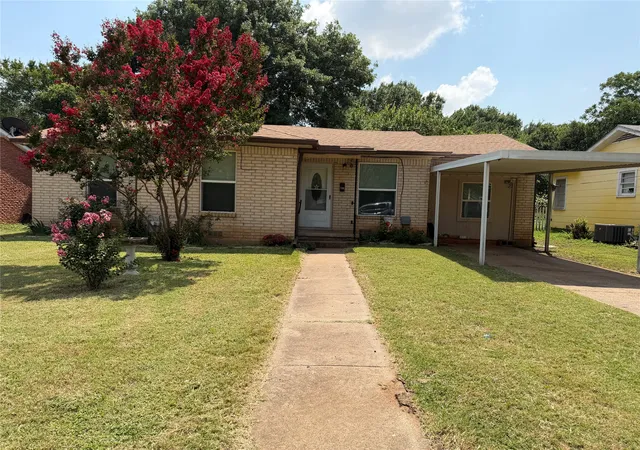 Photo 1 of Single family home for sale at 809 S Van Buren, Mc Gregor, TX 76657 | MLS# 21310997 | Listing updated on 2026-09-14