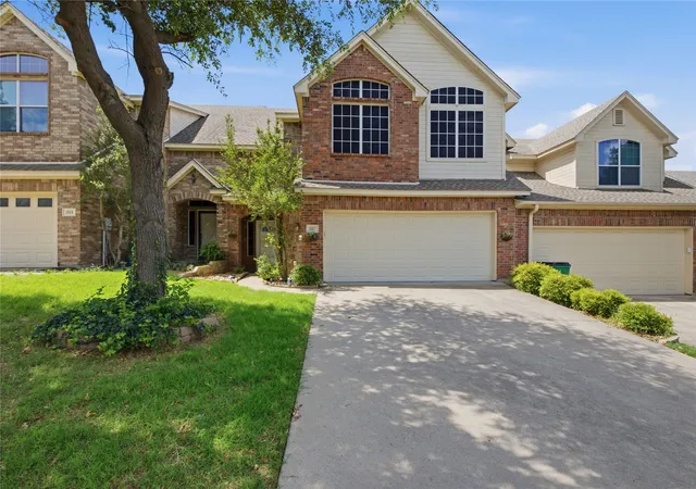Townhouse for sale at 287 Emma Call Ct, Decatur, TX 76234 | MLS# 21312087