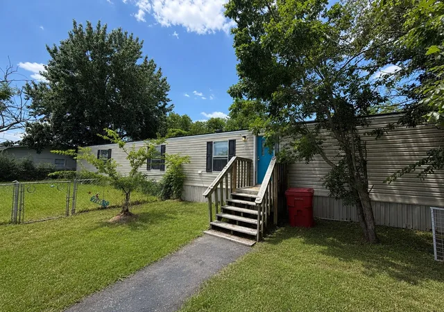 Photo 1 of Sale Pending at 204 Mcelroy St, Whitesboro, TX 76273 | MLS# 21310668 | Listing updated on 2026-09-11