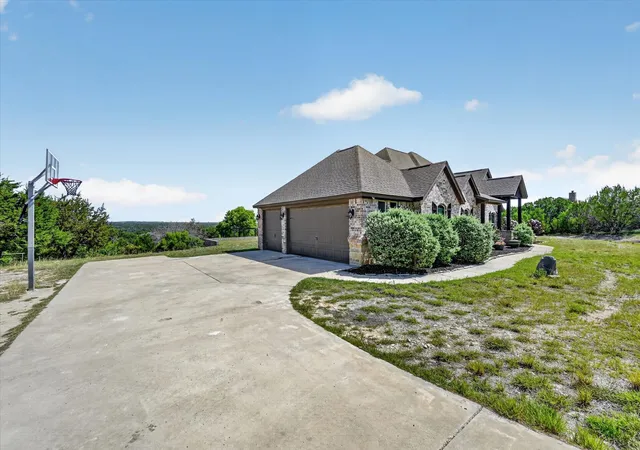 Photo 2 of Sale Pending at 118 Cedar Mountain Dr, Weatherford, TX 76085 | MLS# 21312288 | Listing updated on 2026-10-02
