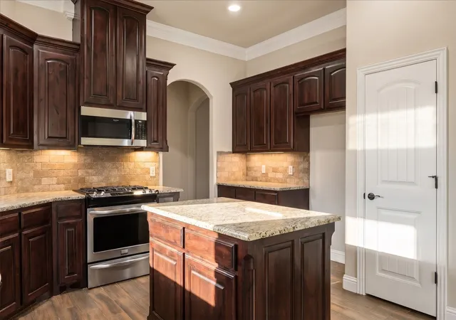 Photo 2 of Single family home for sale at 2038 Clive Dr, Granbury, TX 76048 | MLS# 21312415 | Listing updated on 2026-09-23
